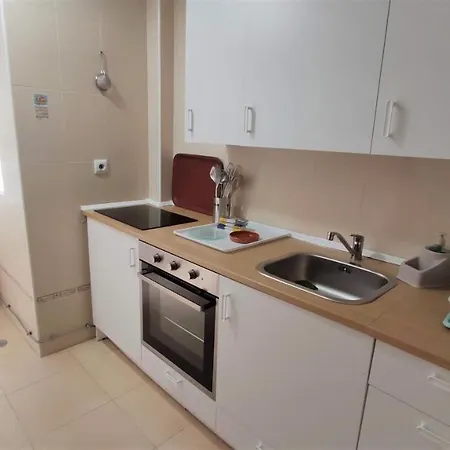 Carril De La Fuente 科尼尔-德拉弗龙特拉