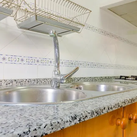 Carril De La Fuente Apartment *